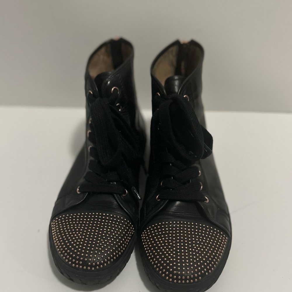 Carlo Pazolini
Leather ankle boots
